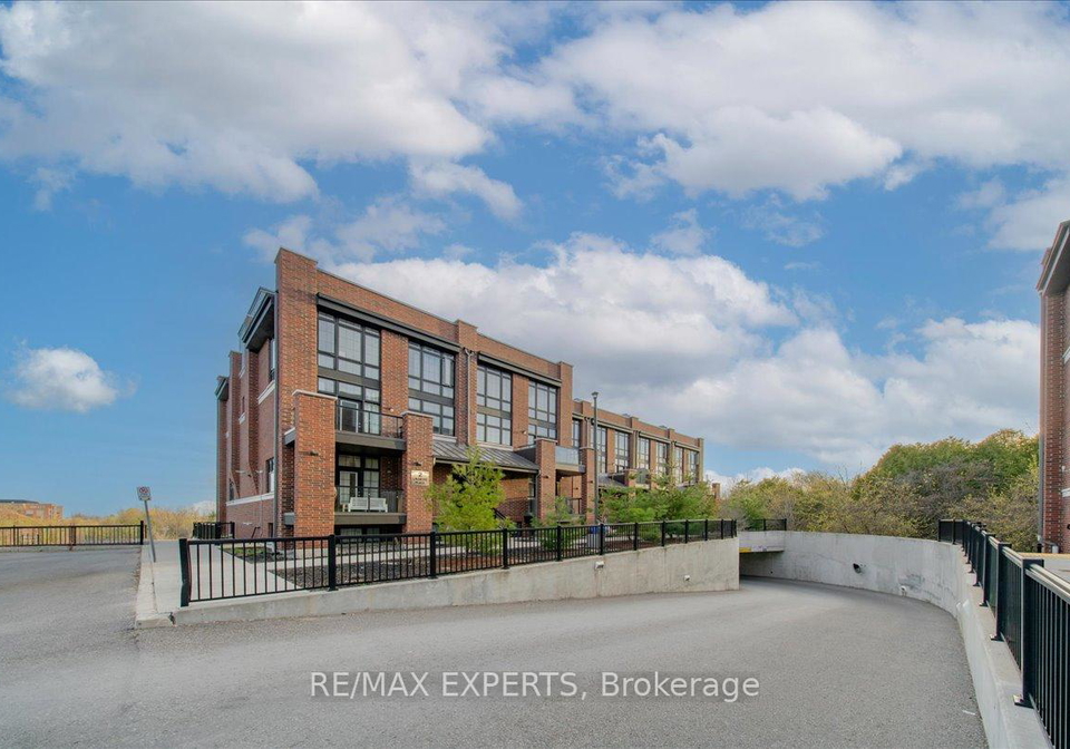 2-linsmore-place-whitchurch-stouffville-ontario-n13657310