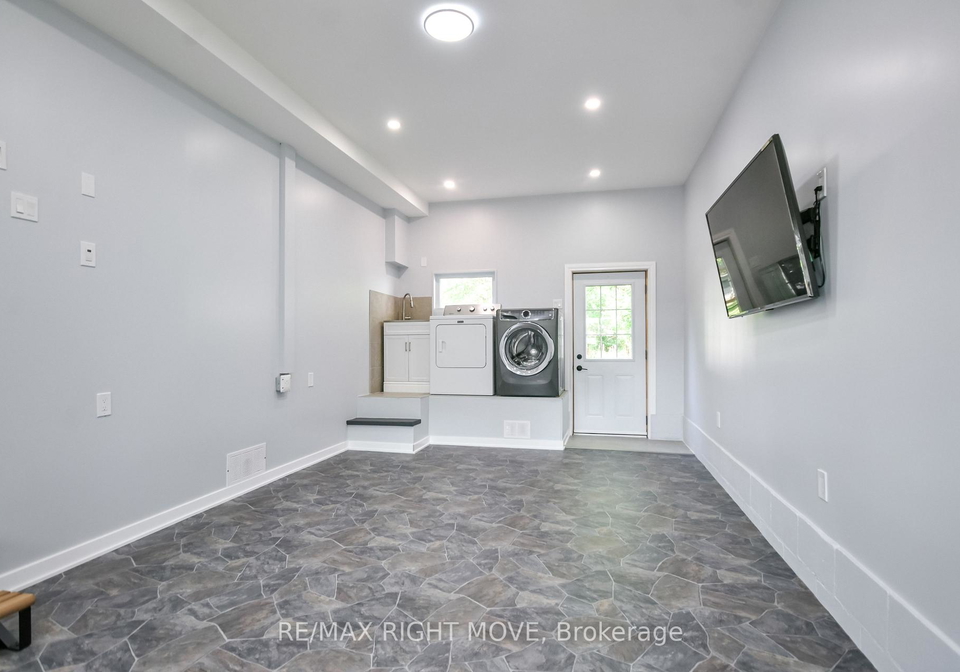 18-bushey-avenue-essa-ontario-n13657424