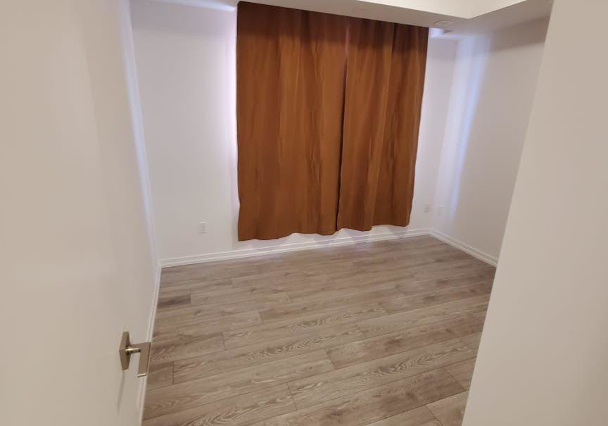 22-lytham-green-circle-newmarket-ontario-n13657528