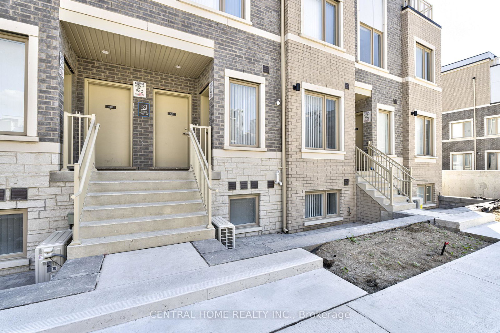 130-honeycrisp-crescent-vaughan-ontario-n13657576