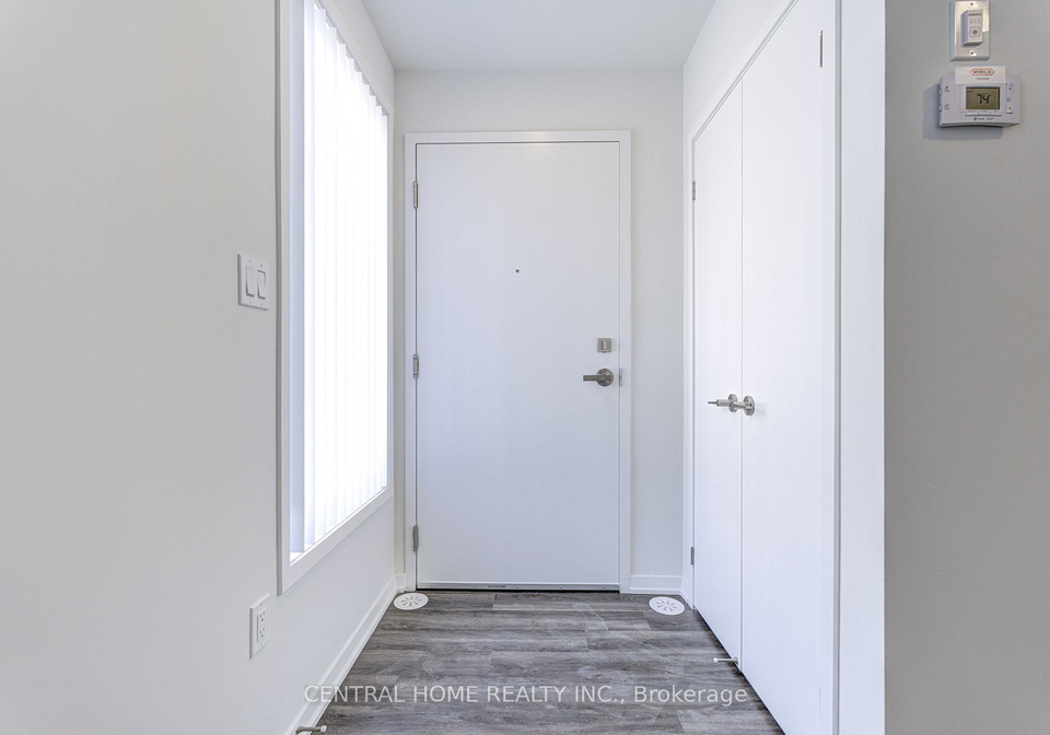 130-honeycrisp-crescent-vaughan-ontario-n13657576