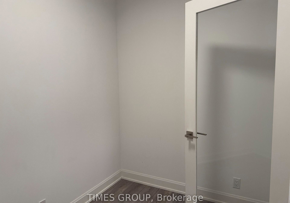8-water-walk-drive-markham-ontario-n13657632
