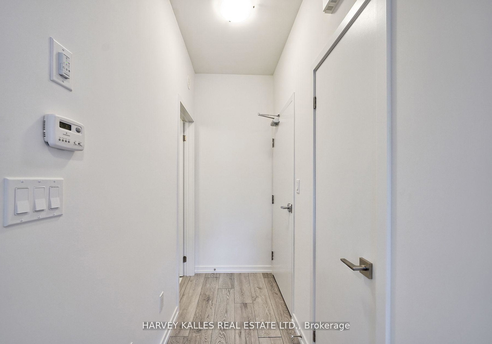 17-lytham-green-circle-newmarket-ontario-n13657774