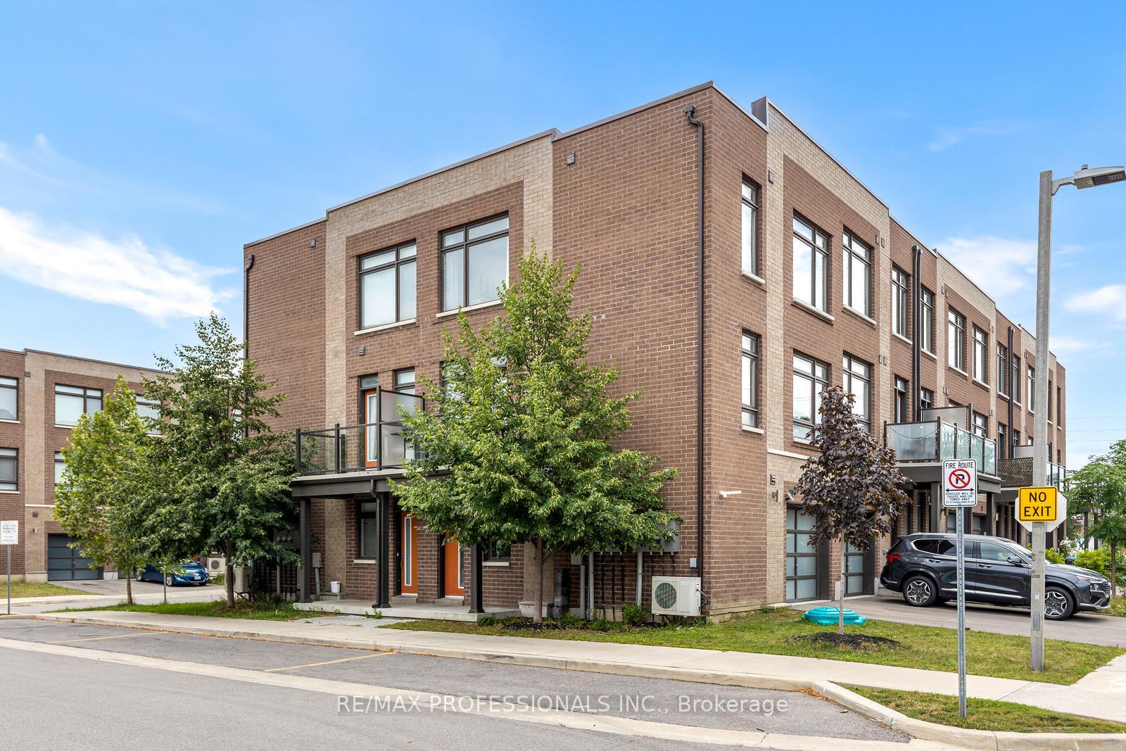 1-lochlin-street-vaughan-ontario-n13657788