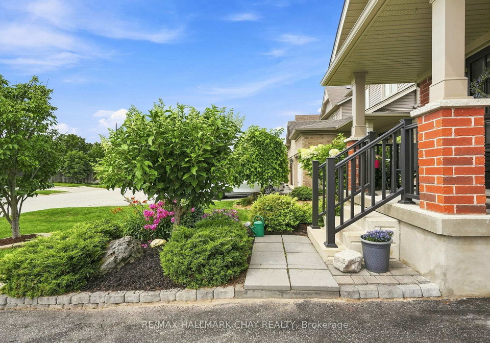 23-banting-crescent-essa-ontario-n13658280