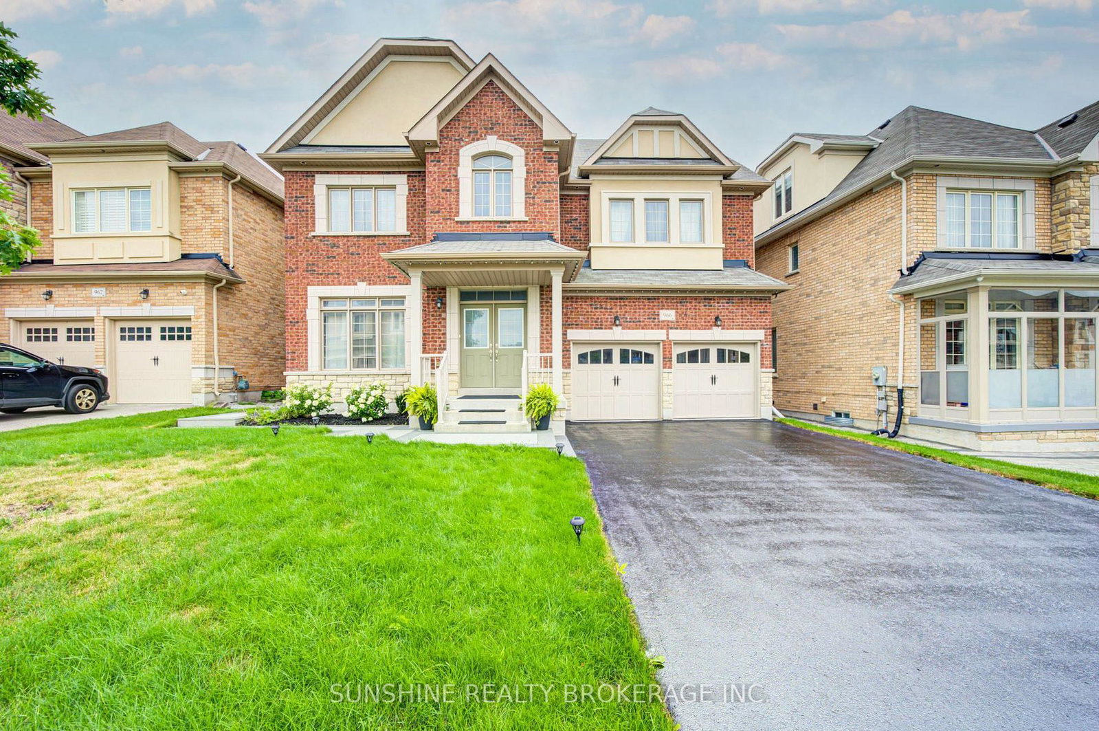 966-sherman-brock-circle-newmarket-ontario-n13659376