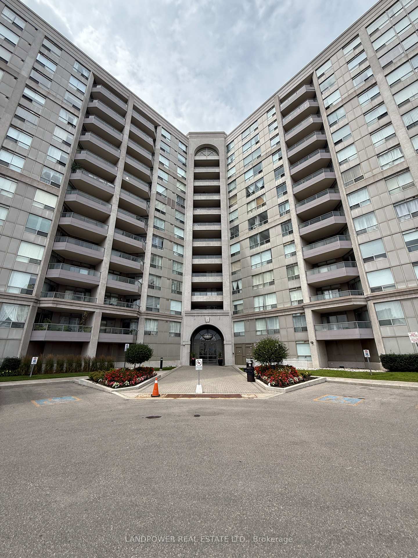 9015-leslie-street-richmond-hill-ontario-n13659966