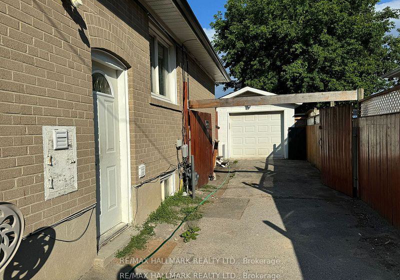 63-longford-drive-e-newmarket-ontario-n13660486