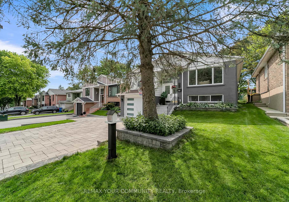 210-currey-crescent-newmarket-ontario-n13660782