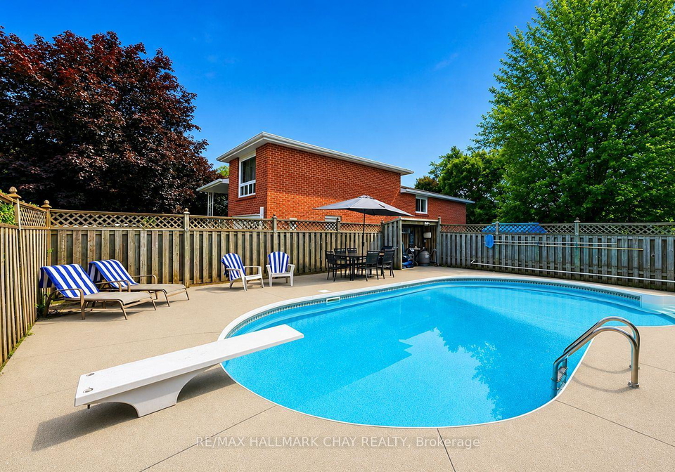 334-parkwood-avenue-bradford-west-gwillimbury-ontario-n13663154