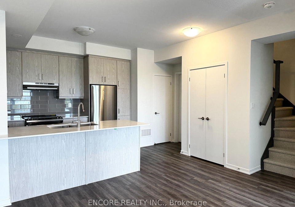 140-honeycrisp-crescent-vaughan-ontario-n13664024