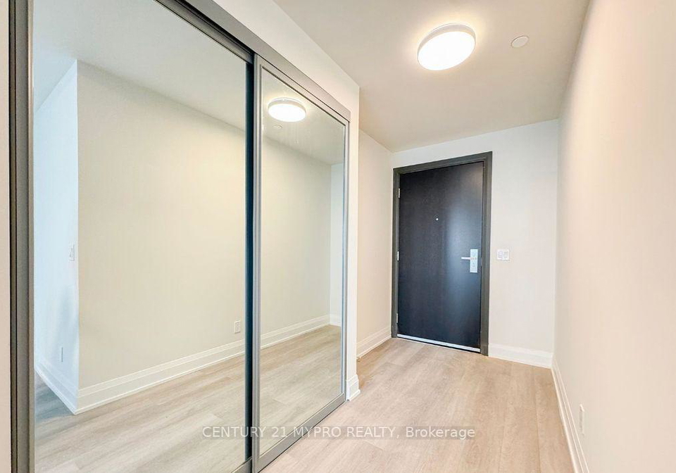 18-water-walk-drive-markham-ontario-n13665154