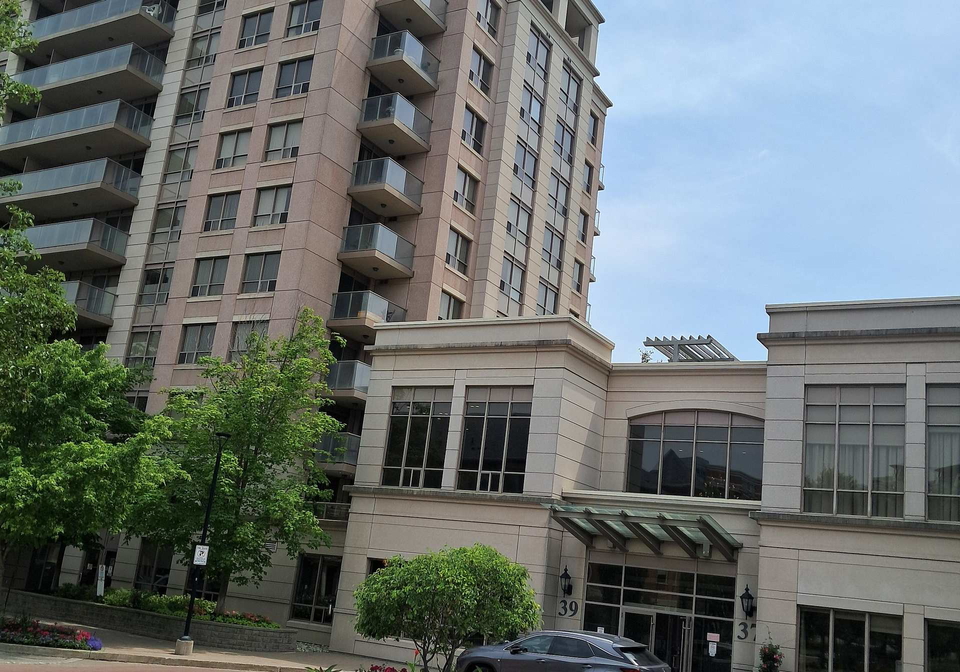 39-galleria-parkway-markham-ontario-n13666476