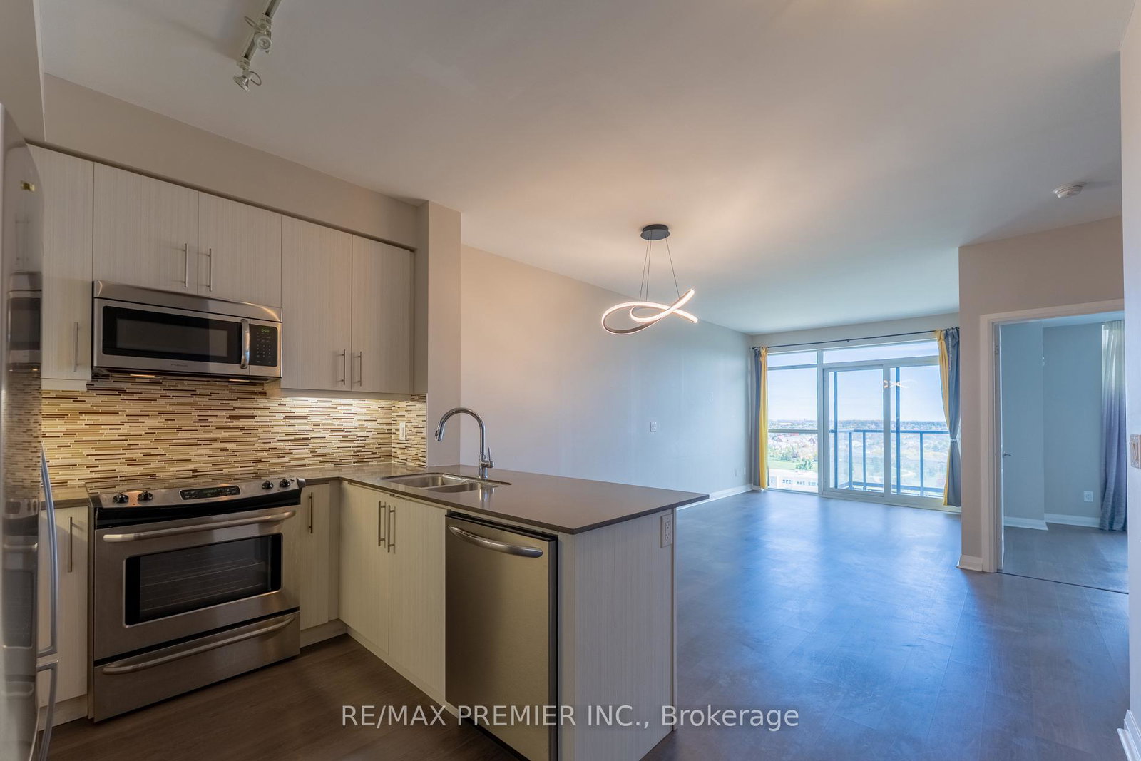 55-oneida-crescent-richmond-hill-ontario-n13666622