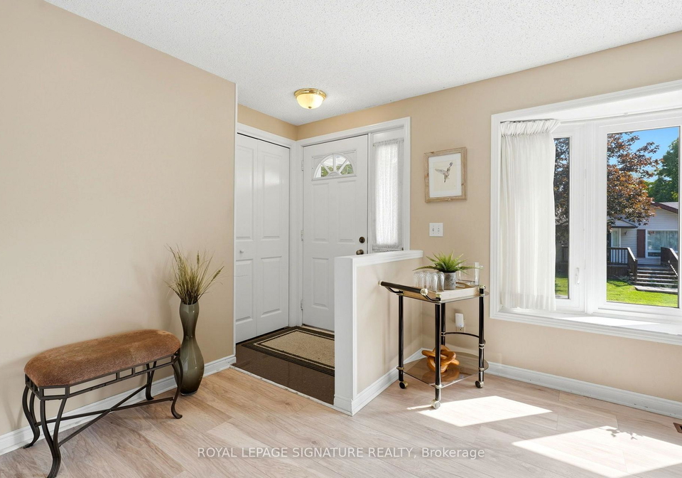 292-jeff-smith-court-newmarket-ontario-n13667054