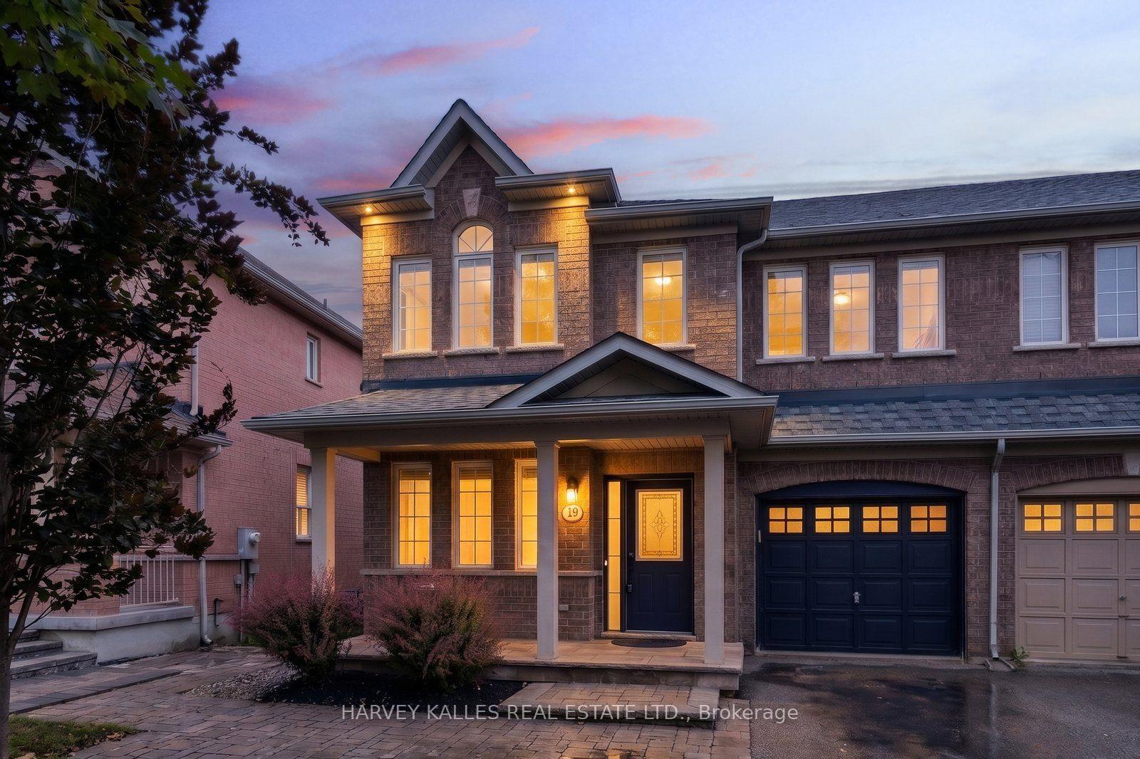 19-starr-crescent-aurora-ontario-n13667136