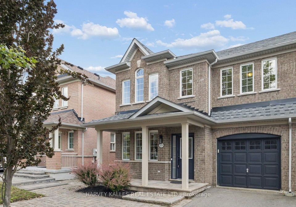 19-starr-crescent-aurora-ontario-n13667136