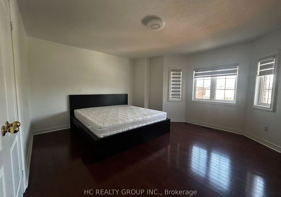 563-highglen-avenue-markham-ontario-n13667156