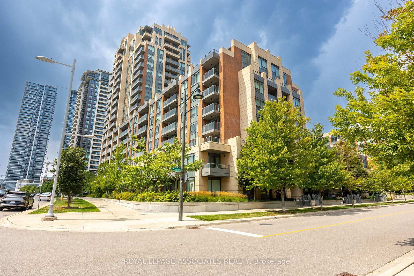 18-uptown-drive-markham-ontario-n13667986