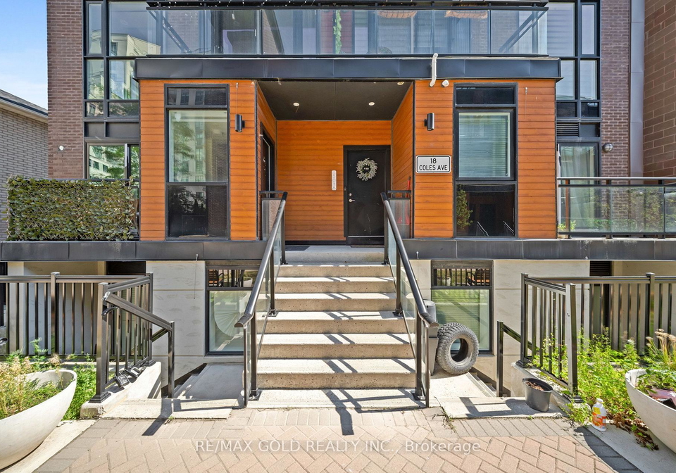 18-coles-avenue-vaughan-ontario-n13668054