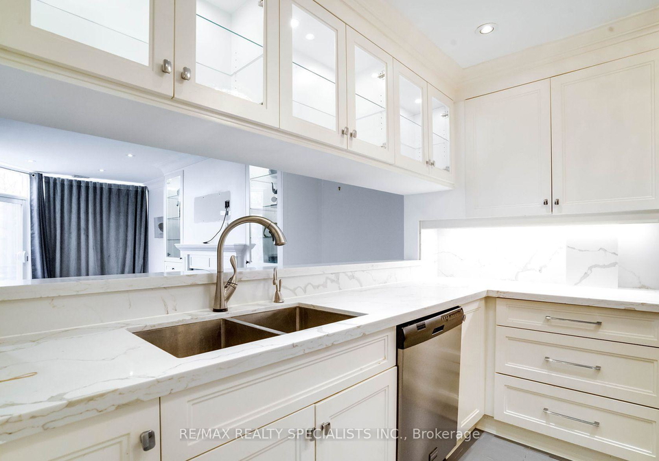 100-arbors-lane-vaughan-ontario-n13668138