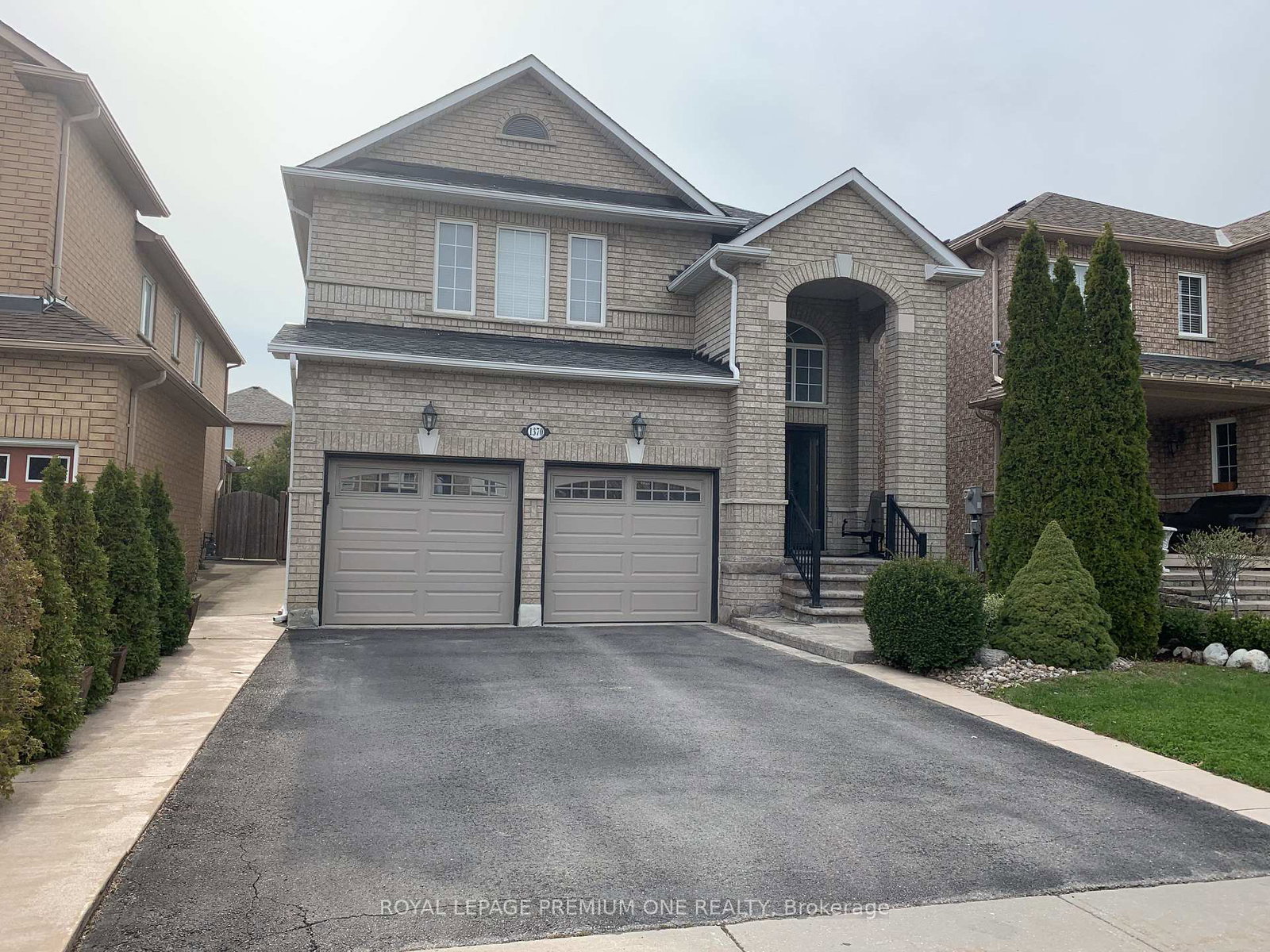 1370-clarence-street-vaughan-ontario-n13669068