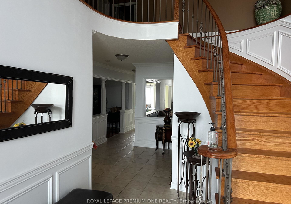 1370-clarence-street-vaughan-ontario-n13669068