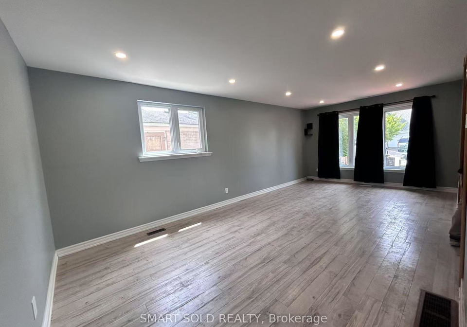 795-pam-crescent-newmarket-ontario-n13669412