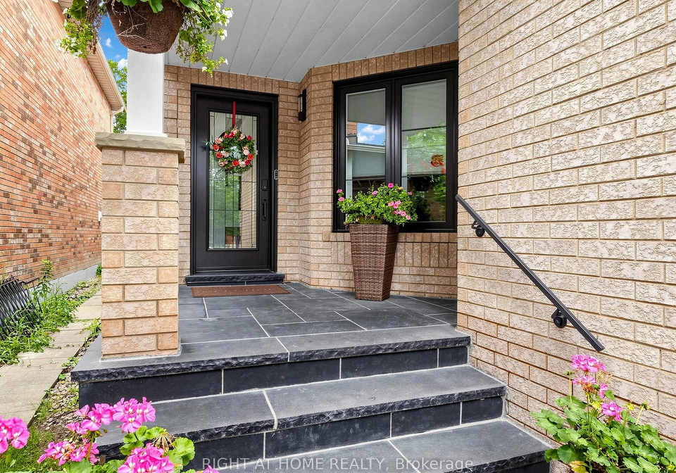 161-austinpaul-drive-n-newmarket-ontario-n13670718