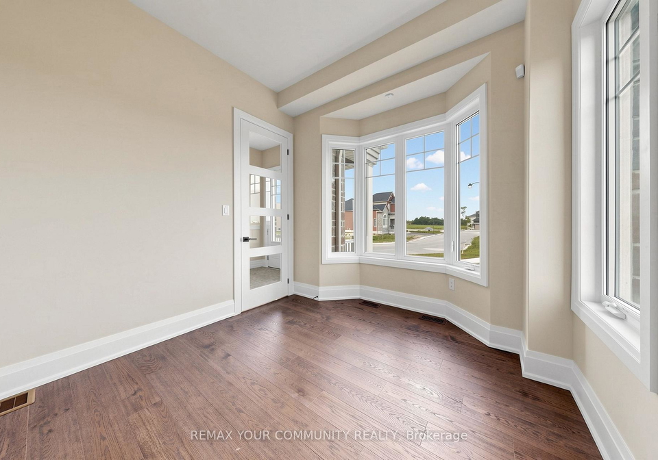 33-lorrain-hand-crescent-georgina-ontario-n13670822