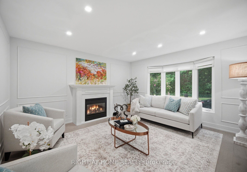 4-simmons-crescent-aurora-ontario-n13670960