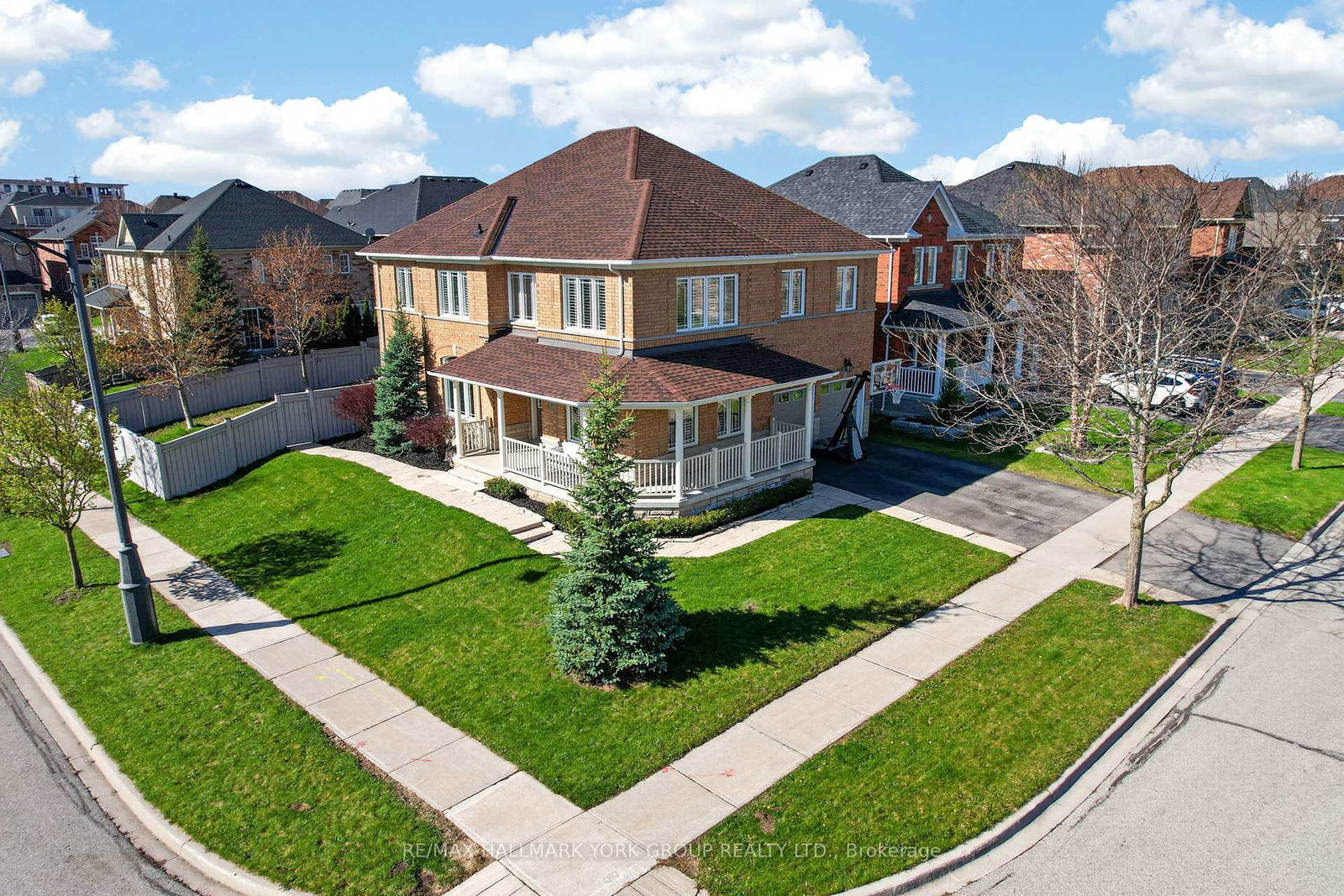 75-mclarty-gate-aurora-ontario-n13671028