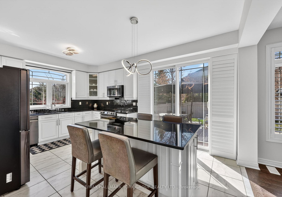 75-mclarty-gate-aurora-ontario-n13671028