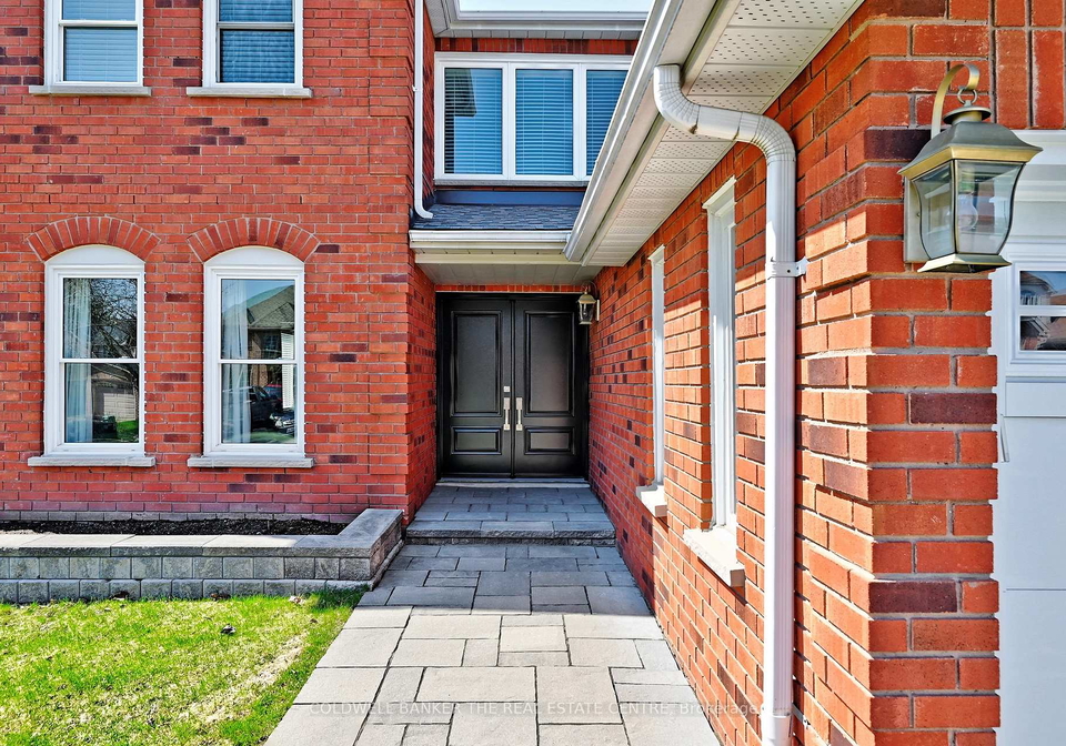 194-chambers-crescent-newmarket-ontario-n13671130