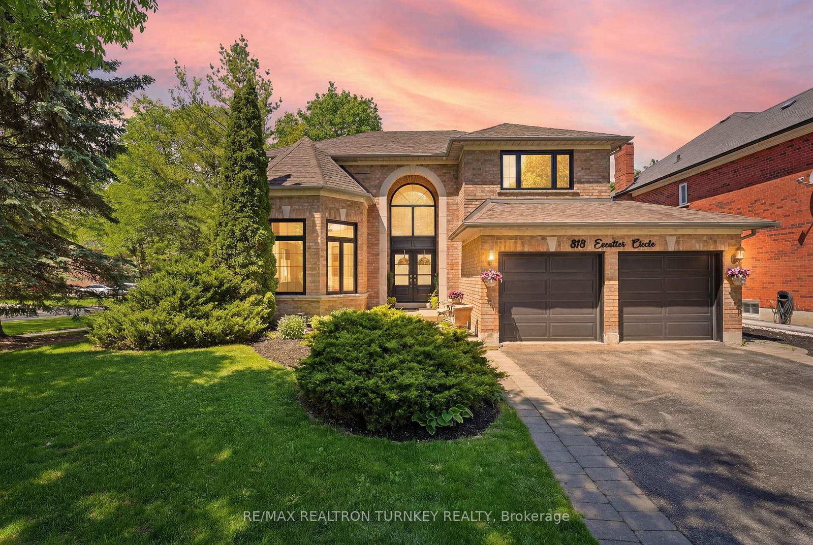 818-exceller-circle-newmarket-ontario-n13671528