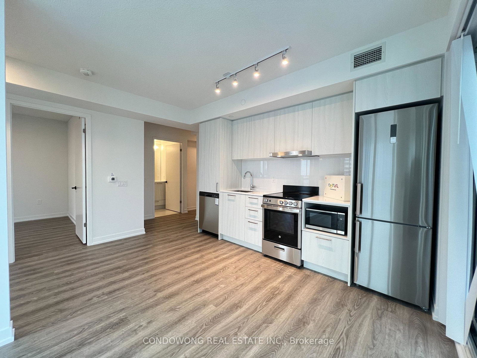 195-commerce-street-vaughan-ontario-n13671576