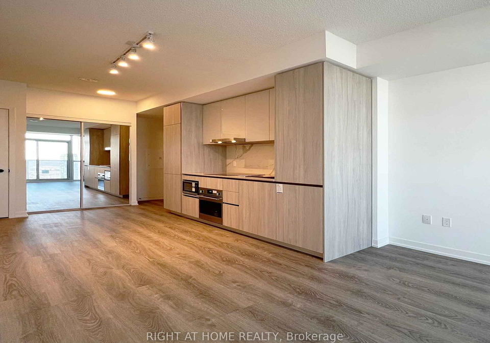 8-interchange-way-vaughan-ontario-n13671828