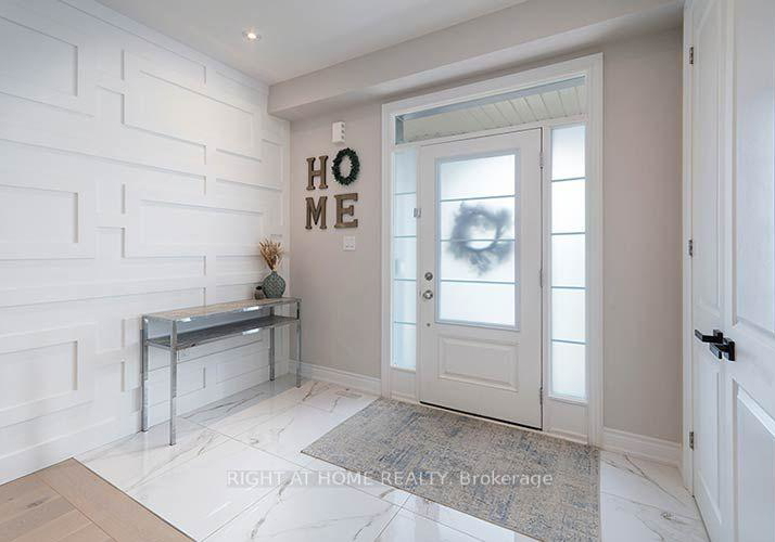 87-carondale-square-east-gwillimbury-ontario-n13672178