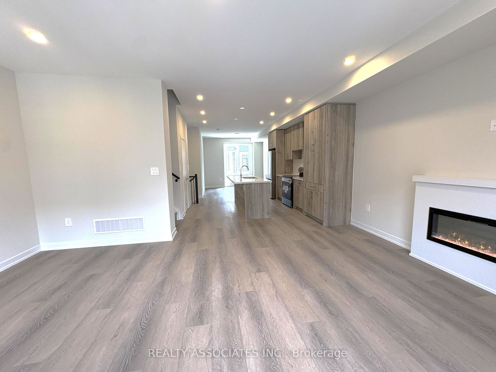 21-agnes-lane-richmond-hill-ontario-n13673824