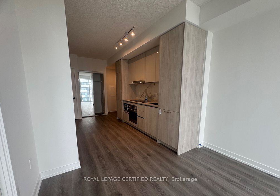 225-commerce-street-vaughan-ontario-n13673922