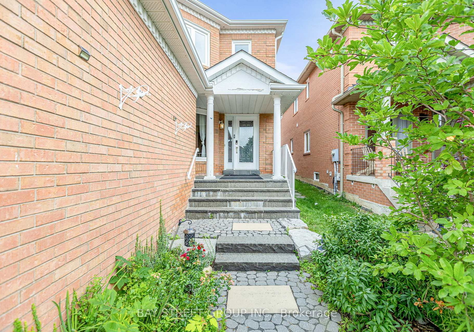 14-rocksprings-avenue-richmond-hill-ontario-n13674188