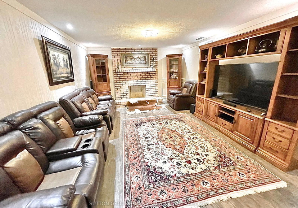 22-waltham-crescent-richmond-hill-ontario-n13674958