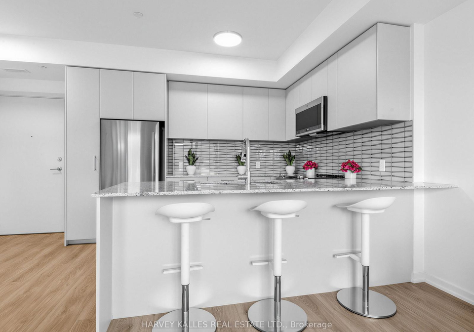 101-cathedral-high-street-markham-ontario-n13675050