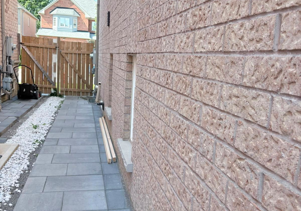 158-wainscot-avenue-newmarket-ontario-n13675074