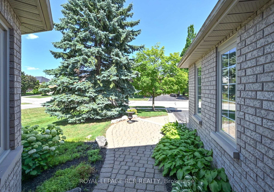 908-schaeffer-outlook-newmarket-ontario-n13675768