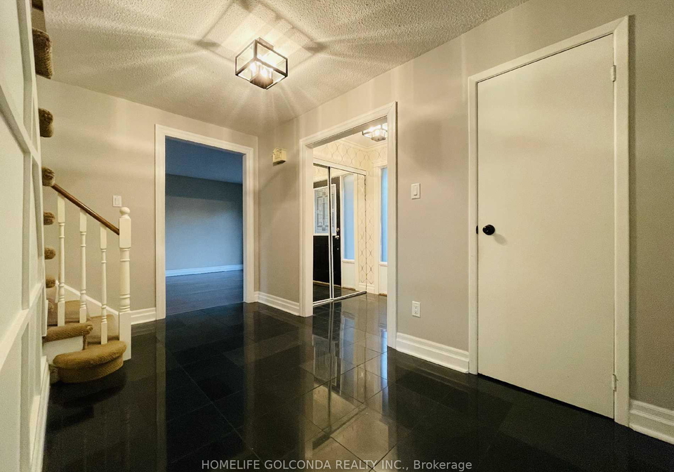 909-ferndale-crescent-newmarket-ontario-n13677036