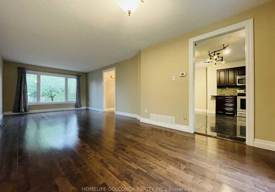 909-ferndale-crescent-newmarket-ontario-n13677036