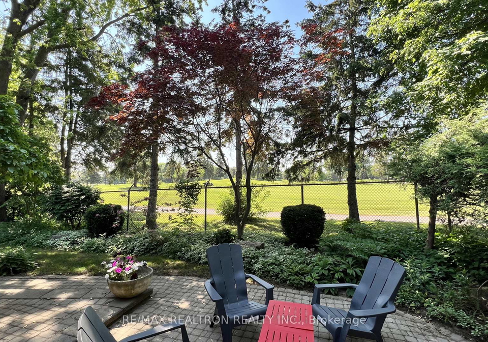 49-apple-orchard-path-markham-ontario-n13677570