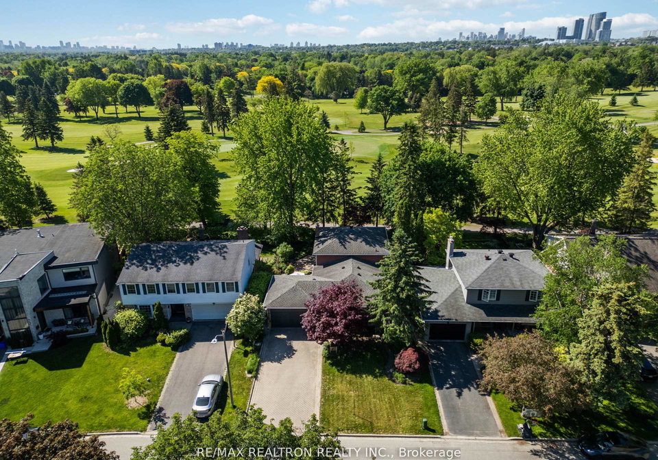 49-apple-orchard-path-markham-ontario-n13677570