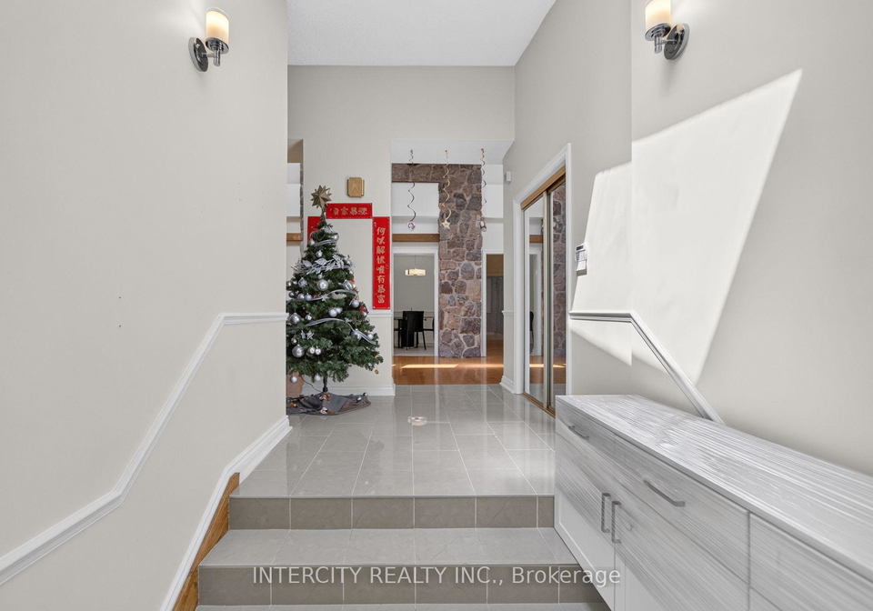 10-east-drive-e-markham-ontario-n13677768